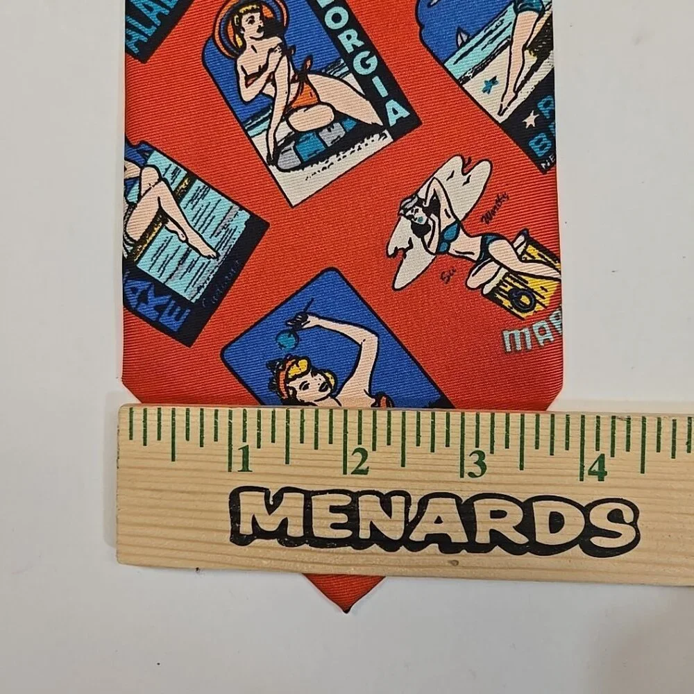 VTG Dolce & Gabanna Peek A Boo 100% Silk Tie Pin Up Girl USA Beaches Italy
